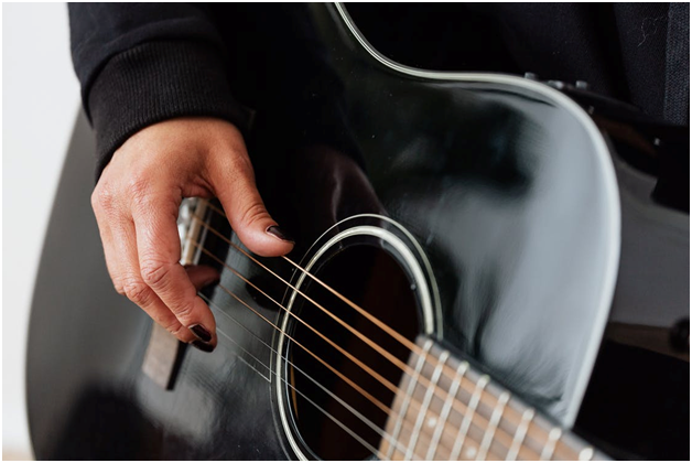 Testing an acoustic guitar 